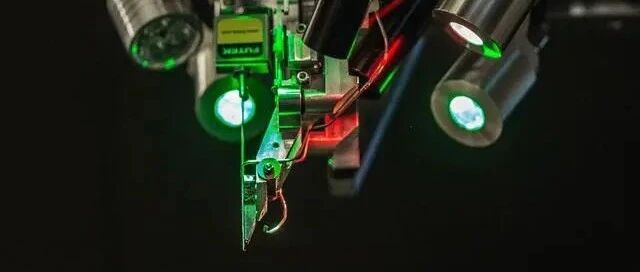 8月28日，人类开始变成生化人？马斯克：不能击败它们，那就加入它们！