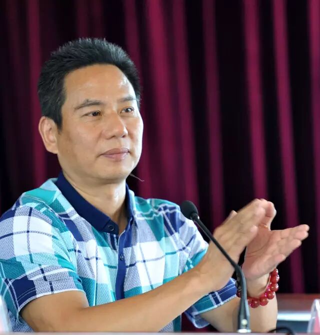 黄震:大孝大爱堪称颂