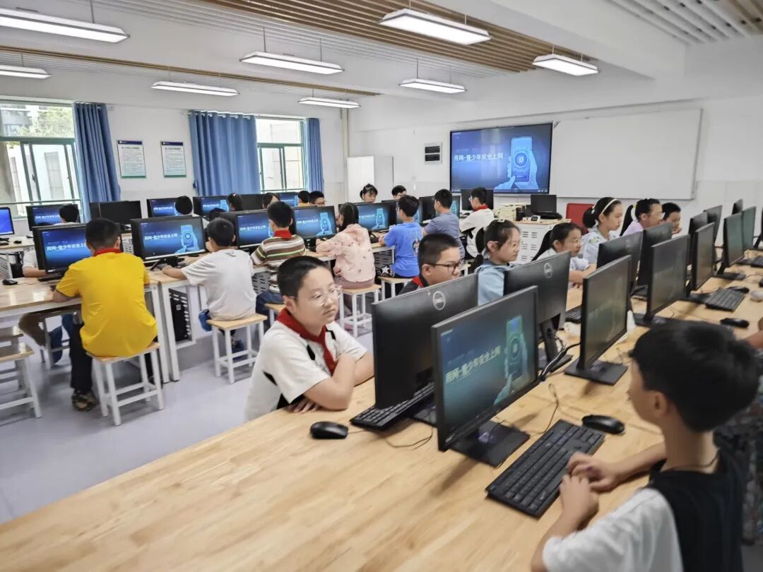 南京安全教育平臺(tái)_南京市學(xué)校網(wǎng)絡(luò)安全教育_玄武區(qū)網(wǎng)絡(luò)安全宣傳周活動(dòng)