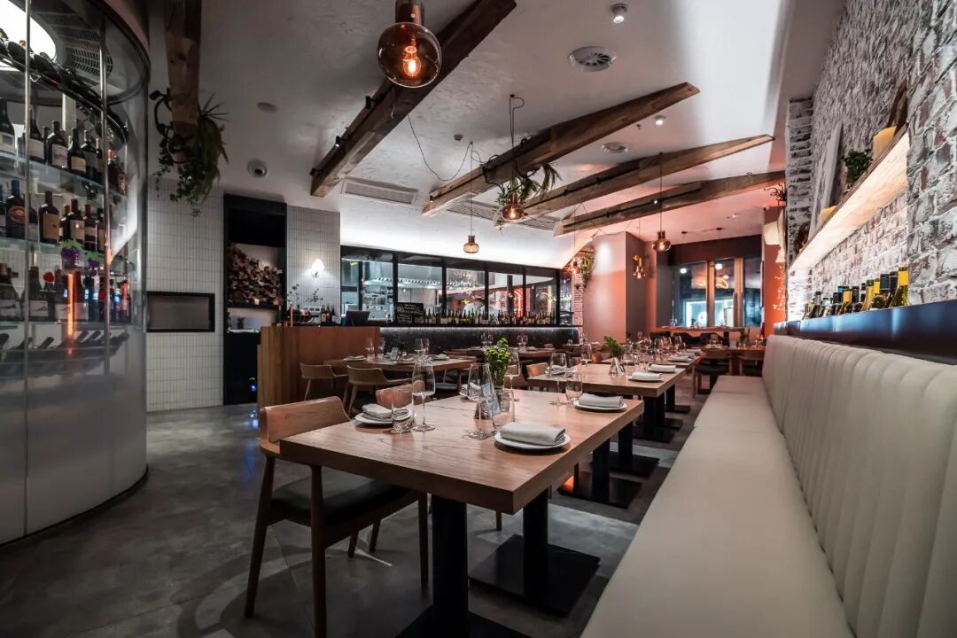 �������������Ħ�Ǻ�����ͣ��˾�300+����Fine Dining��