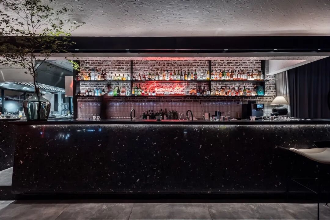 �������������Ħ�Ǻ�����ͣ��˾�300+����Fine Dining��