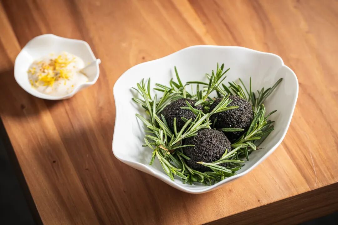 �������������Ħ�Ǻ�����ͣ��˾�300+����Fine Dining��