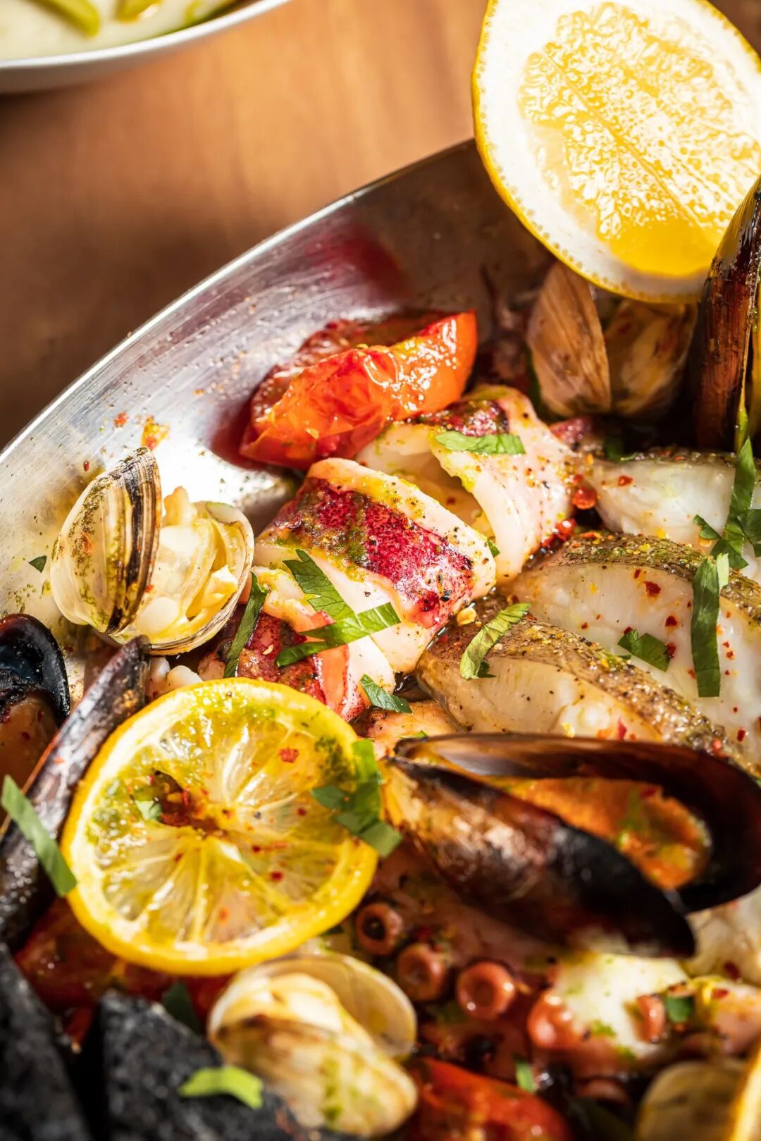 �������������Ħ�Ǻ�����ͣ��˾�300+����Fine Dining��