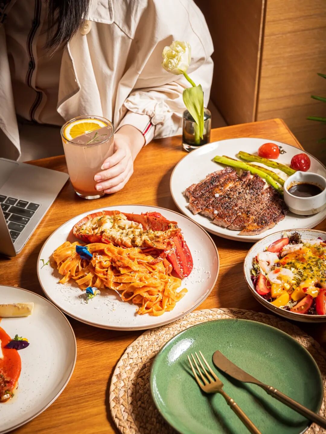 �Ϻ��ڶ���������꣬һ��ʵ̽���ˣ�