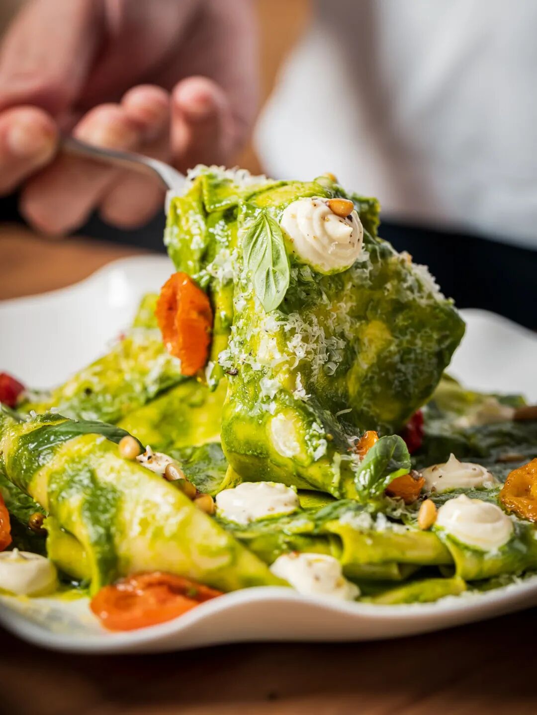 �������������Ħ�Ǻ�����ͣ��˾�300+����Fine Dining��