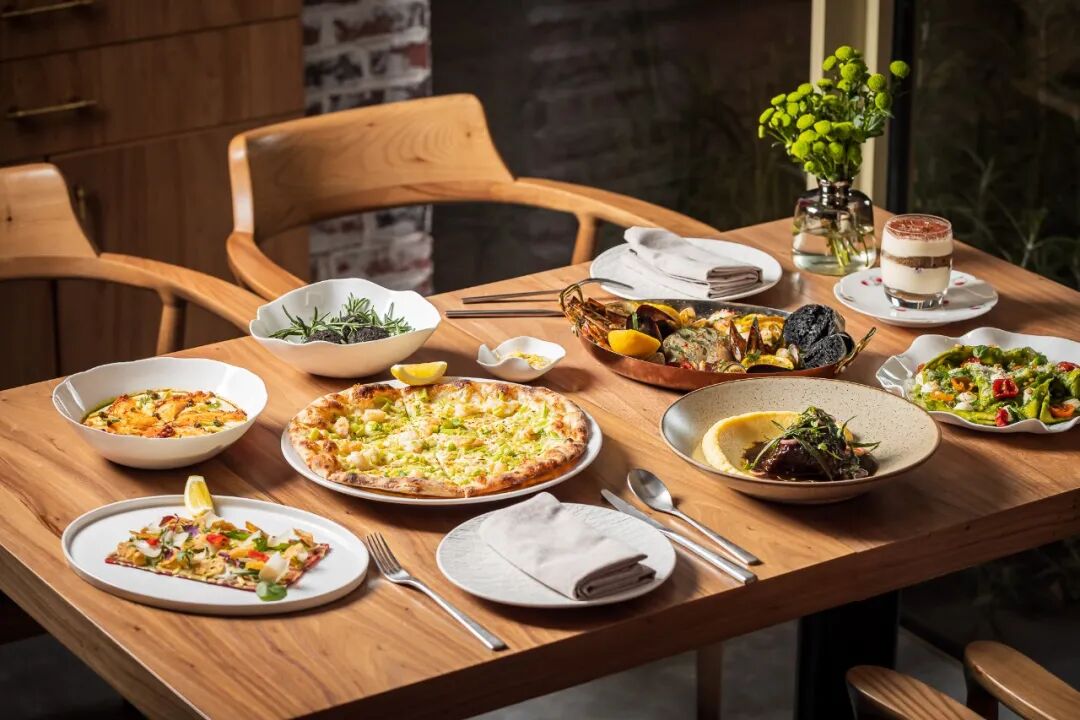 �������������Ħ�Ǻ�����ͣ��˾�300+����Fine Dining��