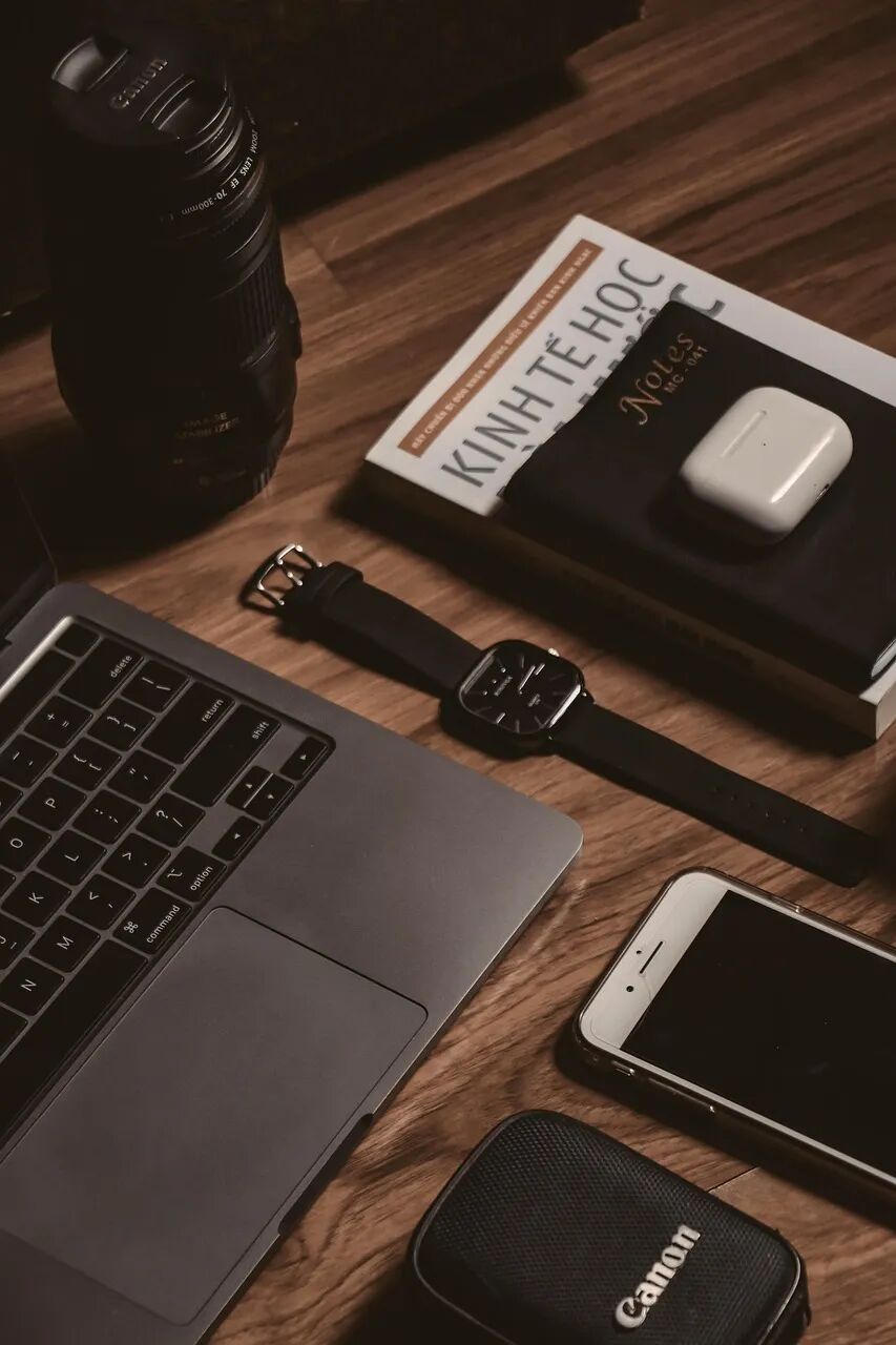 desk-7063593_1280.jpg
