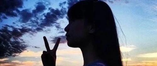 看起来幸福，实则遭遇苦难非常多的狮子座，只是倔强，努力伪装