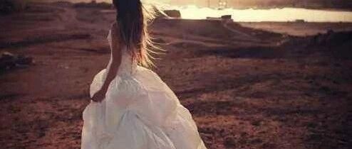 感情中比较独立的狮子座女，不会被爱情支配，恋得自由，爱得潇洒