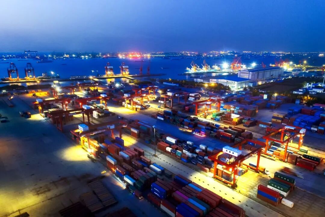 江阴港跻身全国三甲