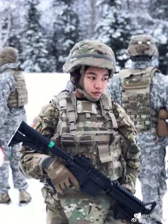 25岁美军空降兵成全网最硬核美少女，大胸细腰好身材让人羡慕哭！（组图） - 11
