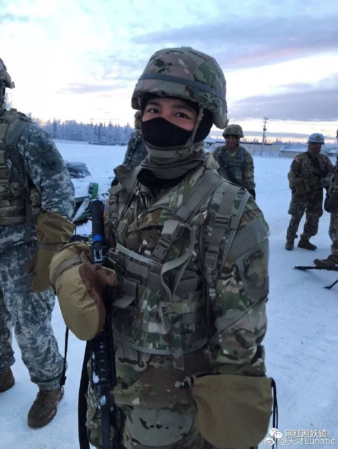 25岁美军空降兵成全网最硬核美少女，大胸细腰好身材让人羡慕哭！（组图） - 2