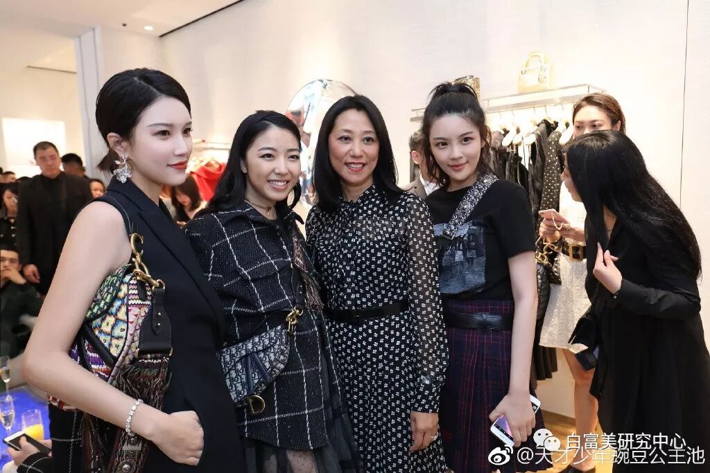 1月300万零花钱的白富美 “翻车”后人人喊打（组图） - 44