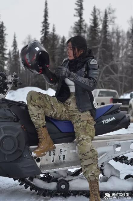 25岁美军空降兵成全网最硬核美少女，大胸细腰好身材让人羡慕哭！（组图） - 72