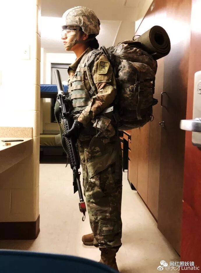 25岁美军空降兵成全网最硬核美少女，大胸细腰好身材让人羡慕哭！（组图） - 8