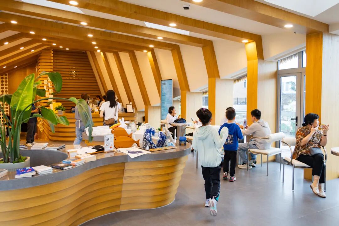 三联书店内部.jpg