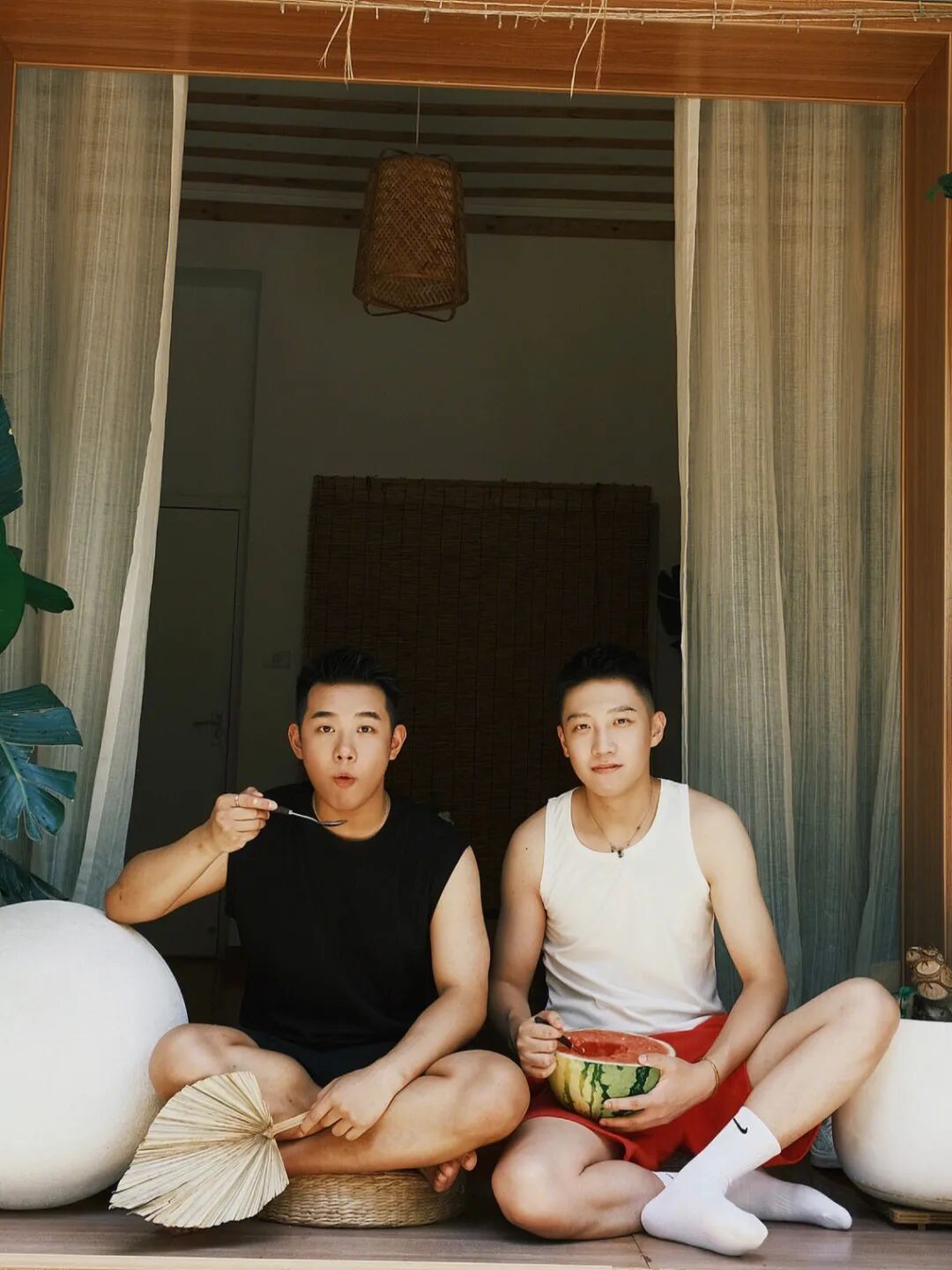 一个帅气的小受能让小攻练出腹肌一个强壮的小攻能让小受练出一副好嗓子 - 51虹马