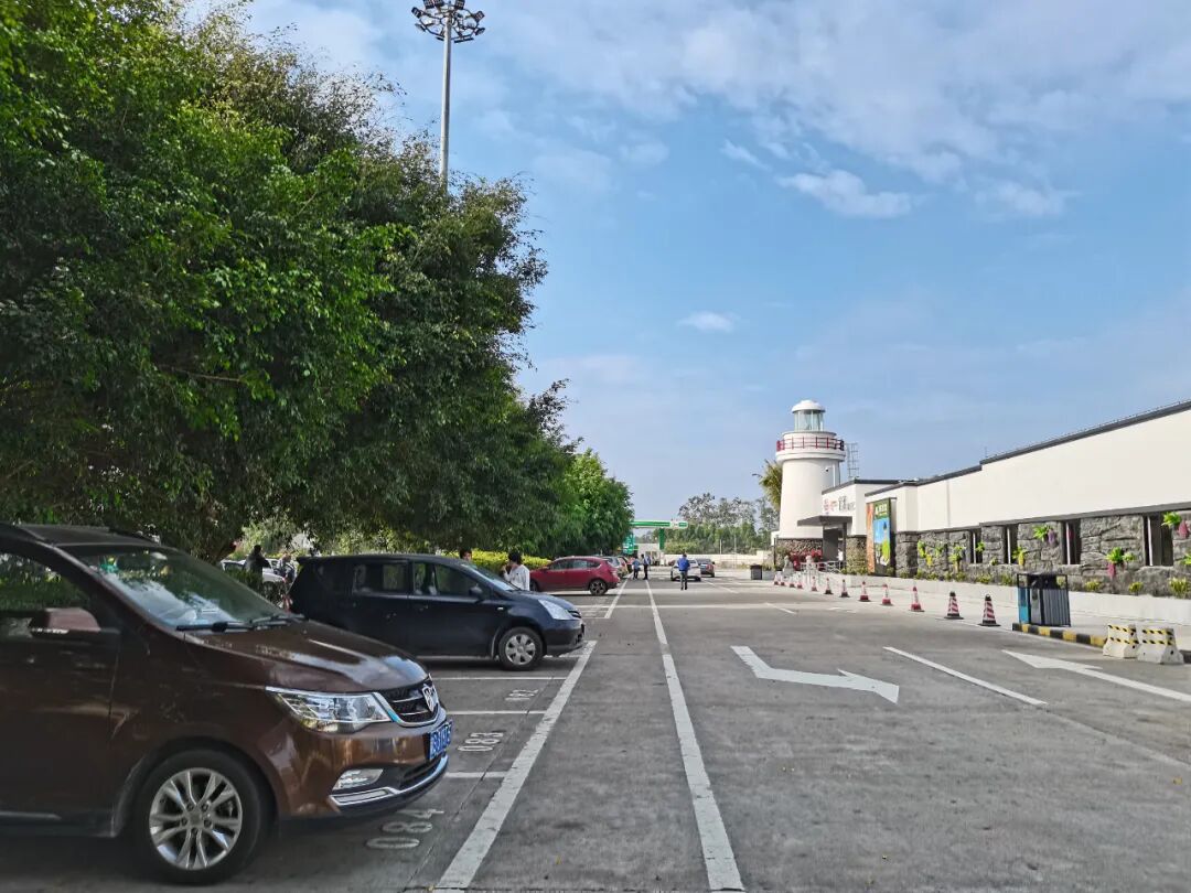 茂湛高速官渡服务区"点亮"旅途