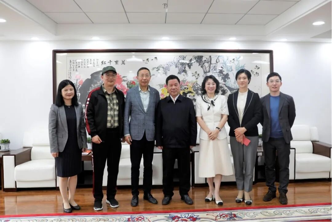 湖北华侨国际文化交流促进会会长范红华履新拜会省广电局