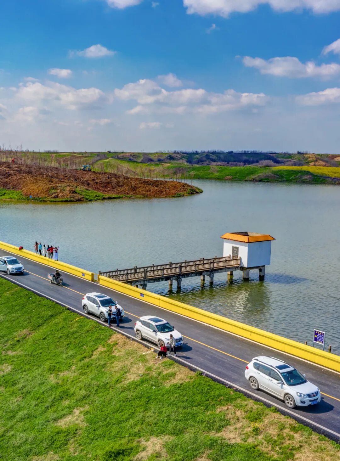 白龙堰,青龙堰,黑龙堰,冢子湾,肖家芭,石河畈等九座水库,这就是传说中