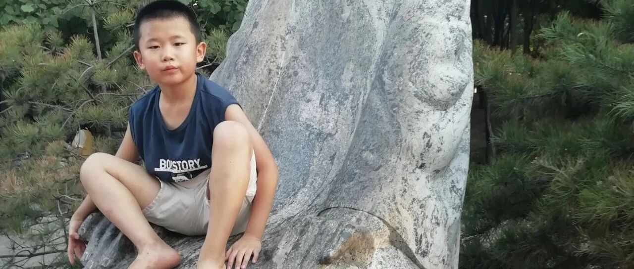 常受责备的孩子为何不把责备当回事？只因为父母做错了这一点