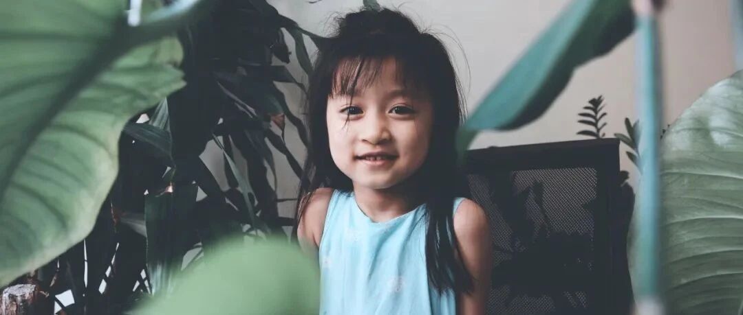 问题解答：老师让孩子去门边哭会，家长怎么办