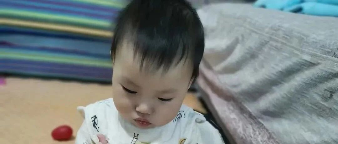 宝宝总是喜欢“破坏”东西——精细动作敏感期