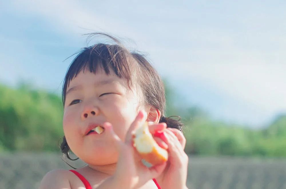 孩子要自己吃飯，奶奶卻要喂——婆媳育兒矛盾我有話說 親子 第6張