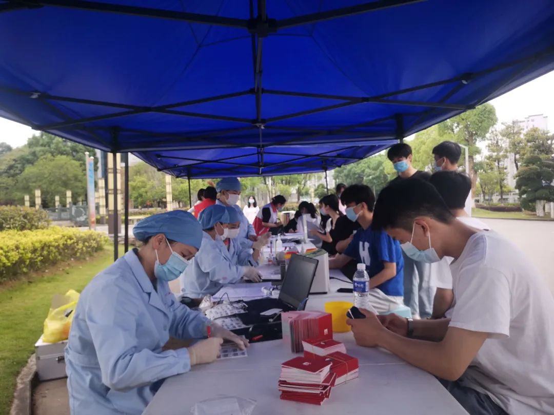 江西婺源茶业职业学院组织开展无偿献血公益活动