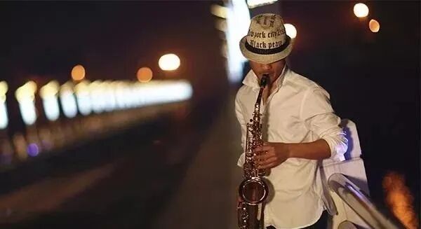 牙垫怎么贴吹奏萨克斯有必要用牙垫吗？如何用？_https://www.jmylbn.com_新闻资讯_第2张