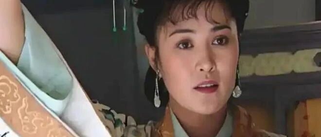 “大众情人”王菁华:与常戎分别后,为何52岁仍然单身?