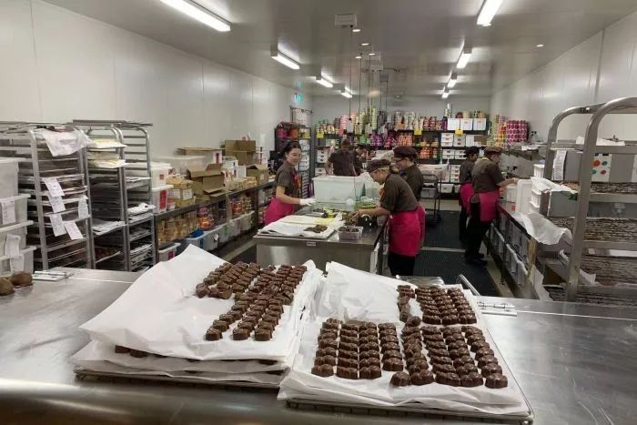 2020开年不利！澳洲多个产业惨遭重创，连巧克力都卖不出去了…