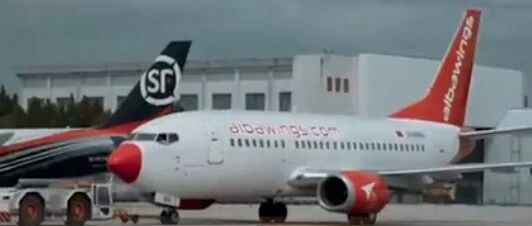 大场面！高校斥资2000多万元为学生购买波音飞机！