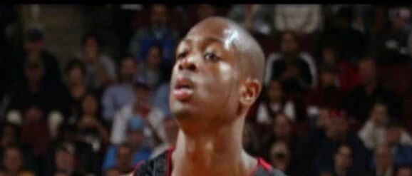 今天是韦德退役的567天，17年前的他迎来自己职业生涯的首场比赛