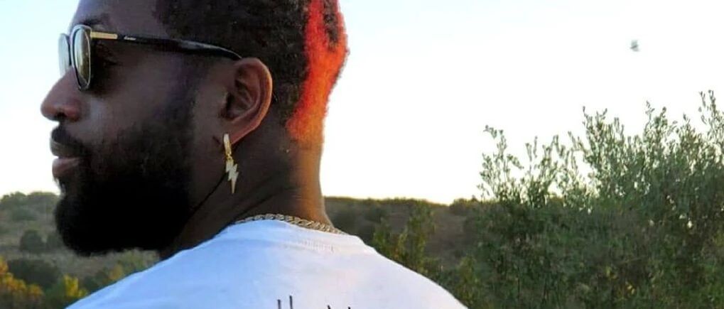 在退役的456天，他被查尔莫斯评为最佳领袖