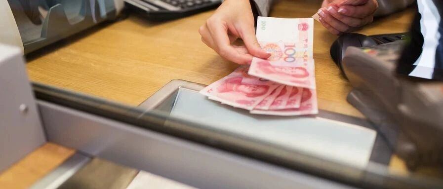 气愤！员工交了辞职报告后又偷偷取回，让公司赔偿6万！这样的辞职有效吗？