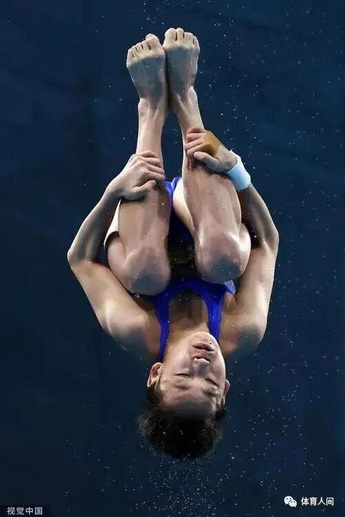 直体(用"a"表示)action动作姿势第6组:臂立跳水(仅在跳台跳水中采用)