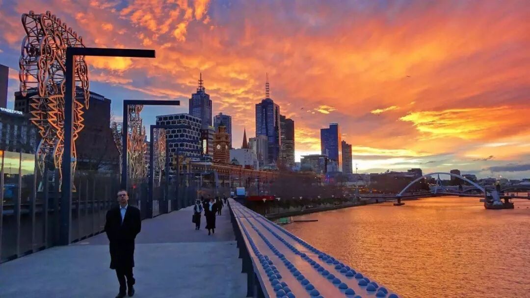 百万海归出走半生：归来仍是月薪3000软妹币？！