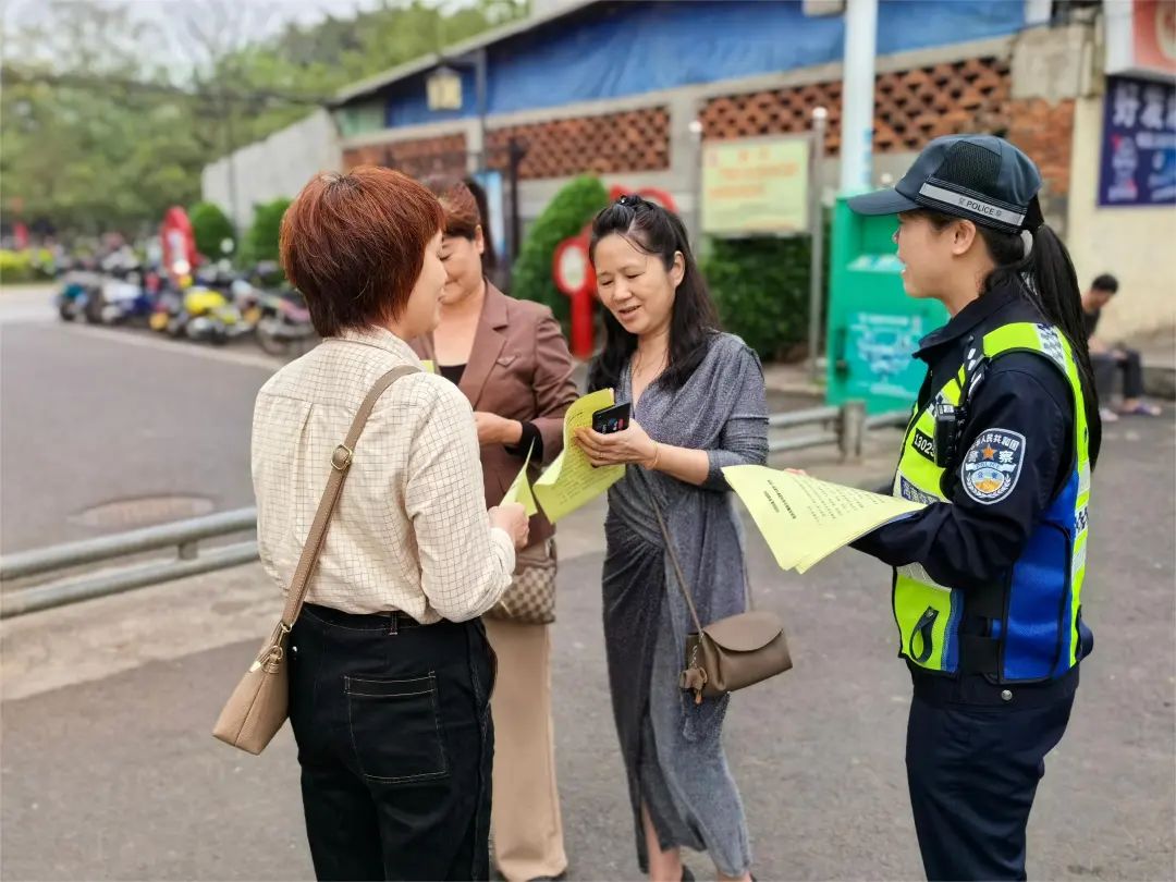 潢川交警大队警员图片图片