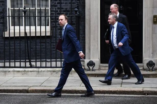 重磅！英国首相鲍里斯确诊，从“群体免疫”到国家停摆，10天永远改变英国（组图） - 6