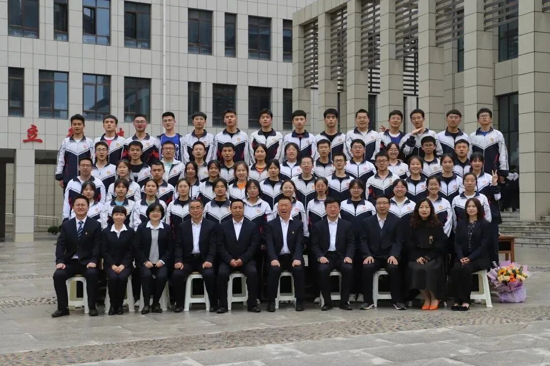 庆城县陇东中学隆重举行2023届高三毕业典礼