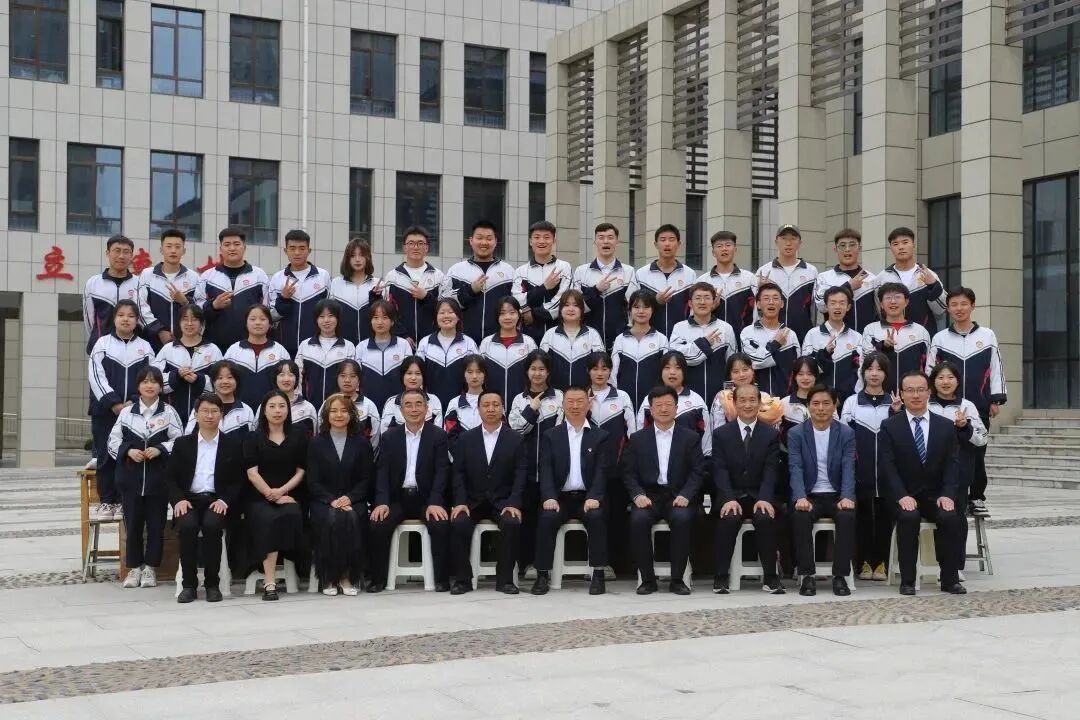 庆城县陇东中学隆重举行2023届高三毕业典礼