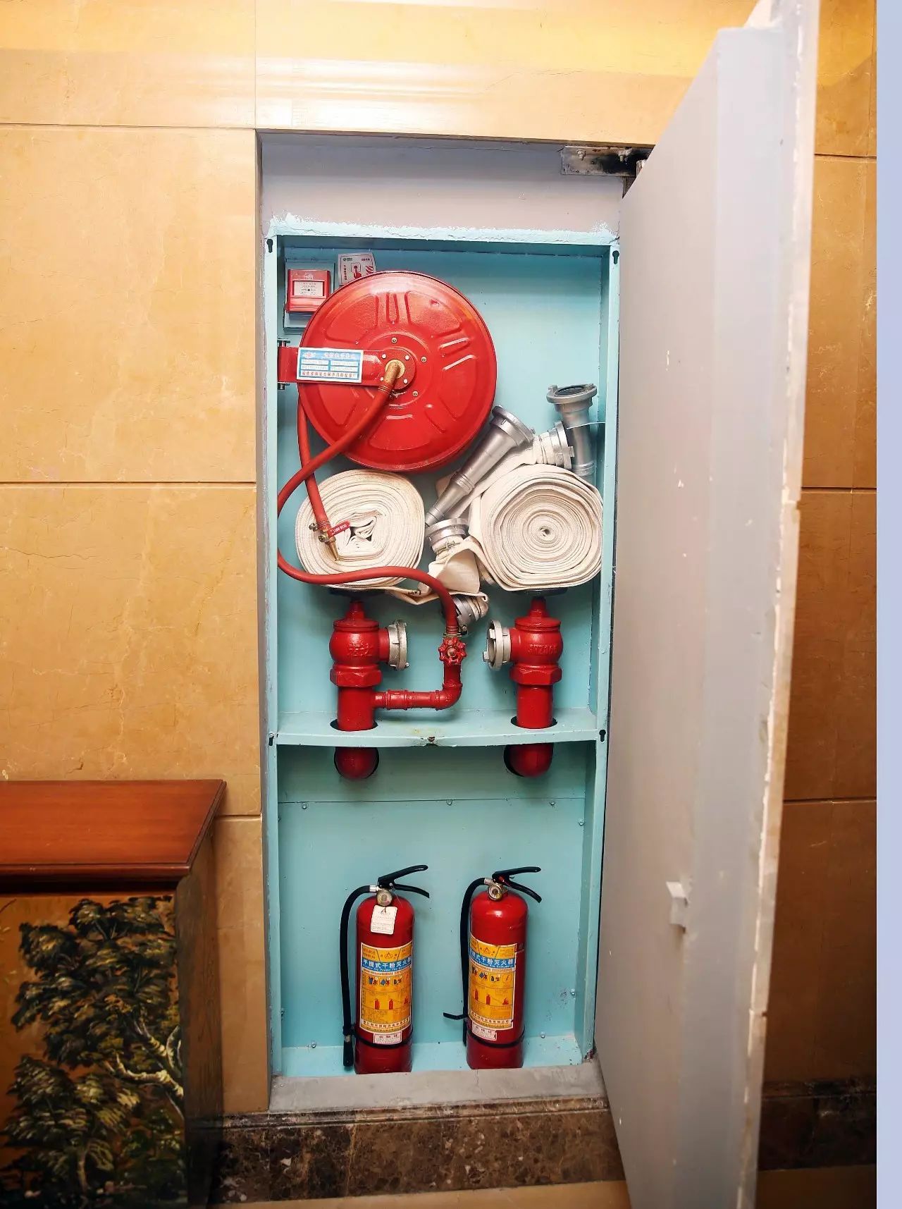 消火栓箱内部图图片