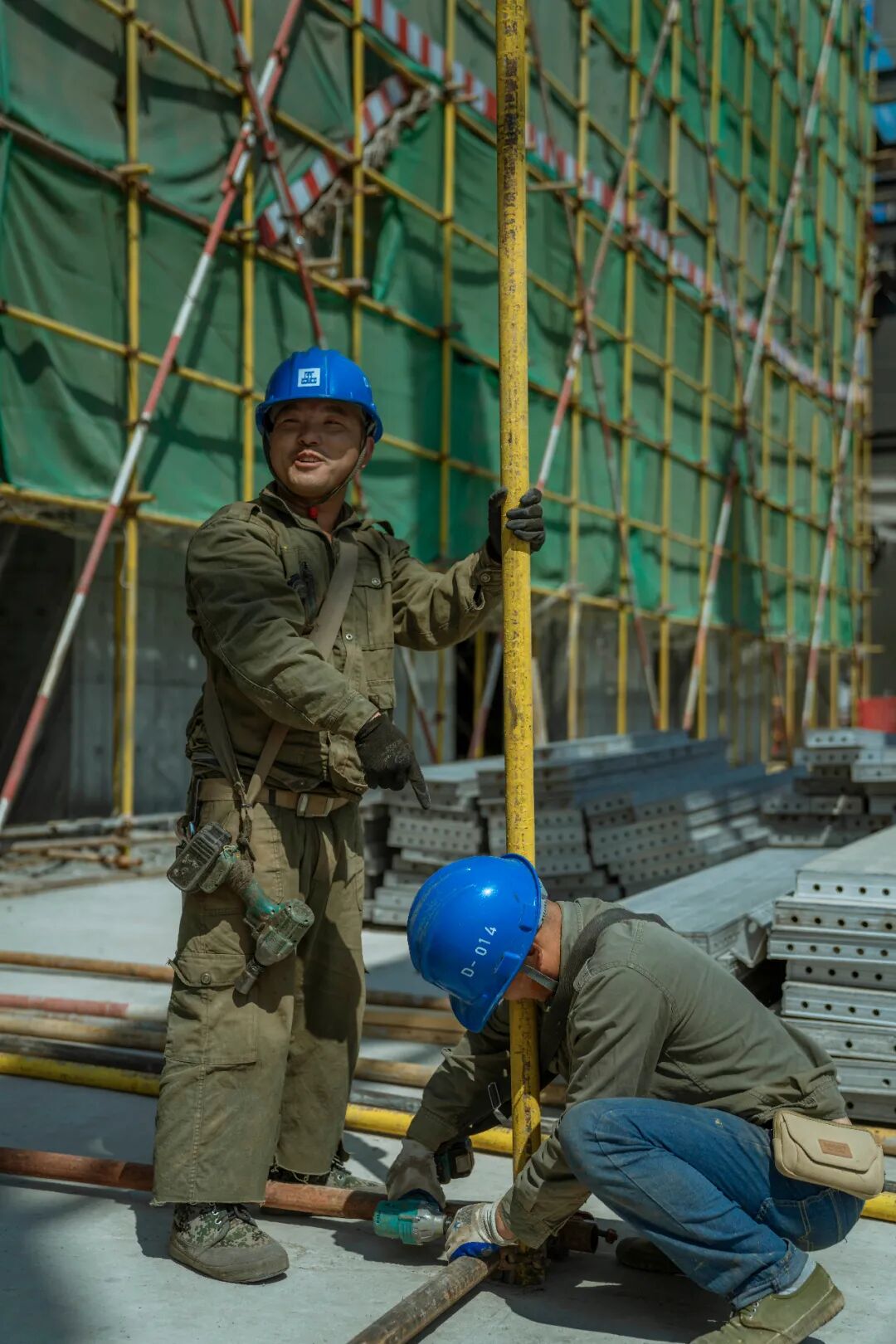 建筑业仍然是一个劳动密集型行业，大量的工作需要人工完成