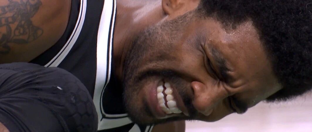 熬夜看到恐怖一幕！詹姆斯都发推为欧文祈祷！