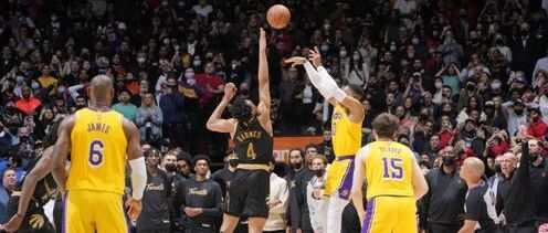 哀兵必胜！詹威联手拯救湖人，还不快来排队道歉？