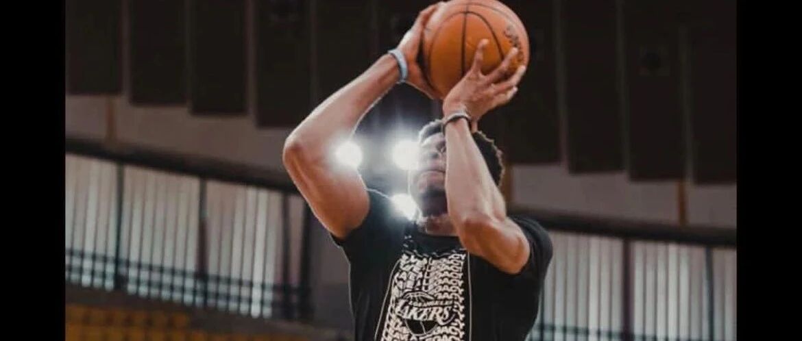 拜拜湖人！又一人离队，他直接签了5年合同...