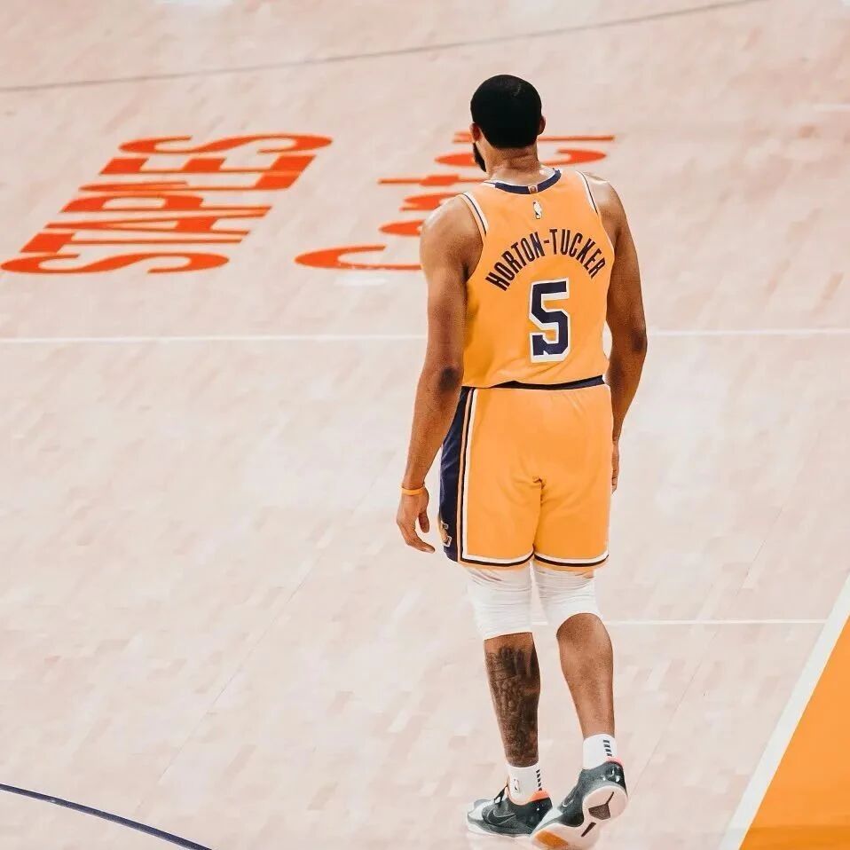 突发韧带撕裂！新闻越短，湖人越惨...