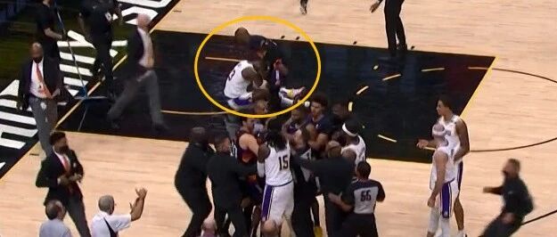 湖人对不起熬夜的球迷！只有打起来这一幕像是在打季后赛