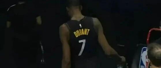 杜兰特打到一半被带走，随后紧急发推求救！